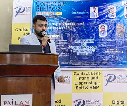 Dr. Sabyasachi Saha speaking on AI technologies shaping the future of operations at Pailan College of Management and Technology