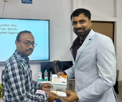 Dr. Sabyasachi Saha receiving a gift at the Sanaka seminar organised with EUPHORIA GenX Impact